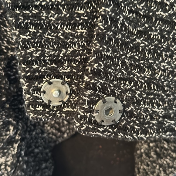 Long cardigan. - Picture 3 of 5